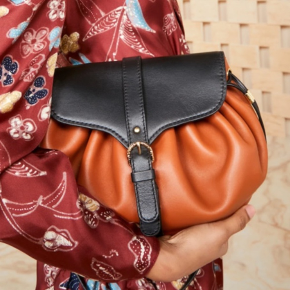Ulla Johnson
Paloma Ruched Leather Crossbody Bag